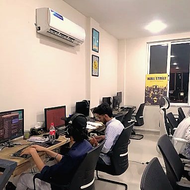 Agents on shift